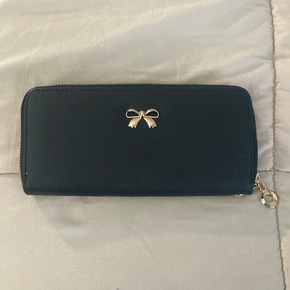 Black wallet - Picture 1 of 4